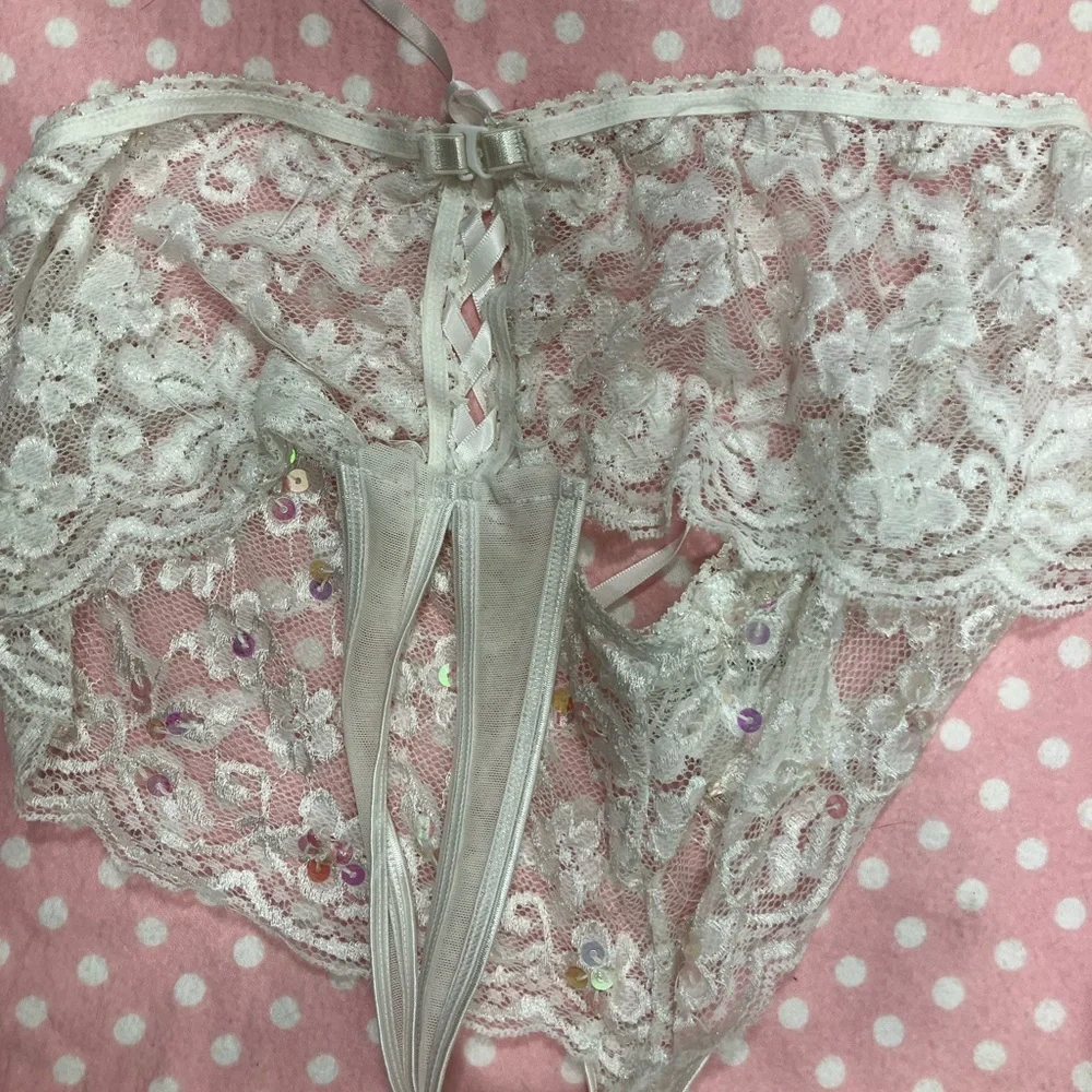 Frederick’s of Hollywood lace intimate underwear/Pink Panty L NWT